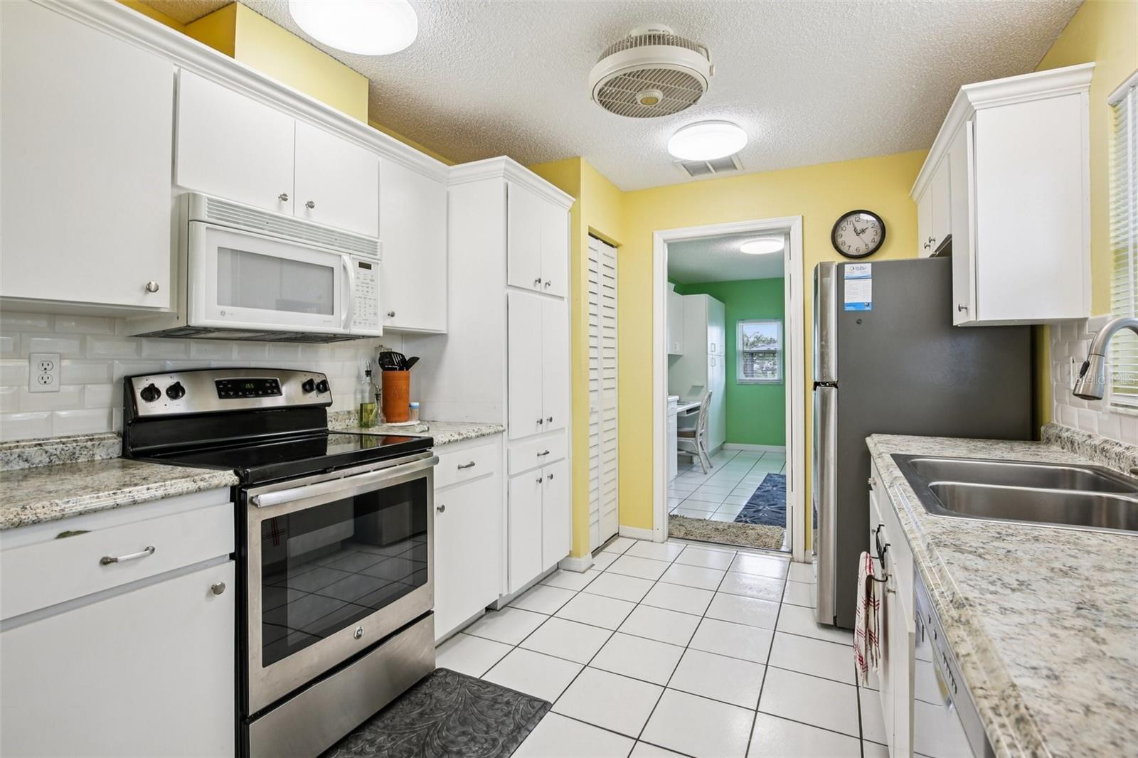 SUN CITY CENTER UNIT 32 - Residential