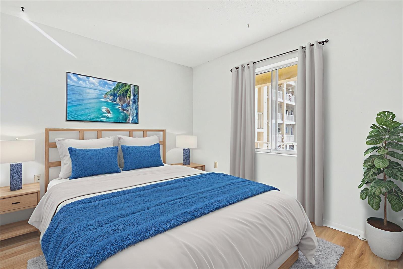 BAYSHORE ON THE LAKE - Residential