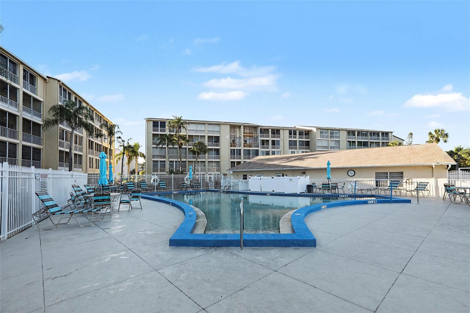 BAYSHORE ON THE LAKE - Residential