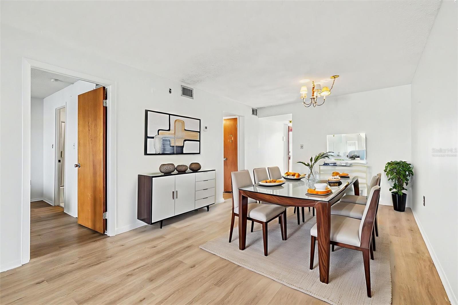 BAYSHORE ON THE LAKE - Residential