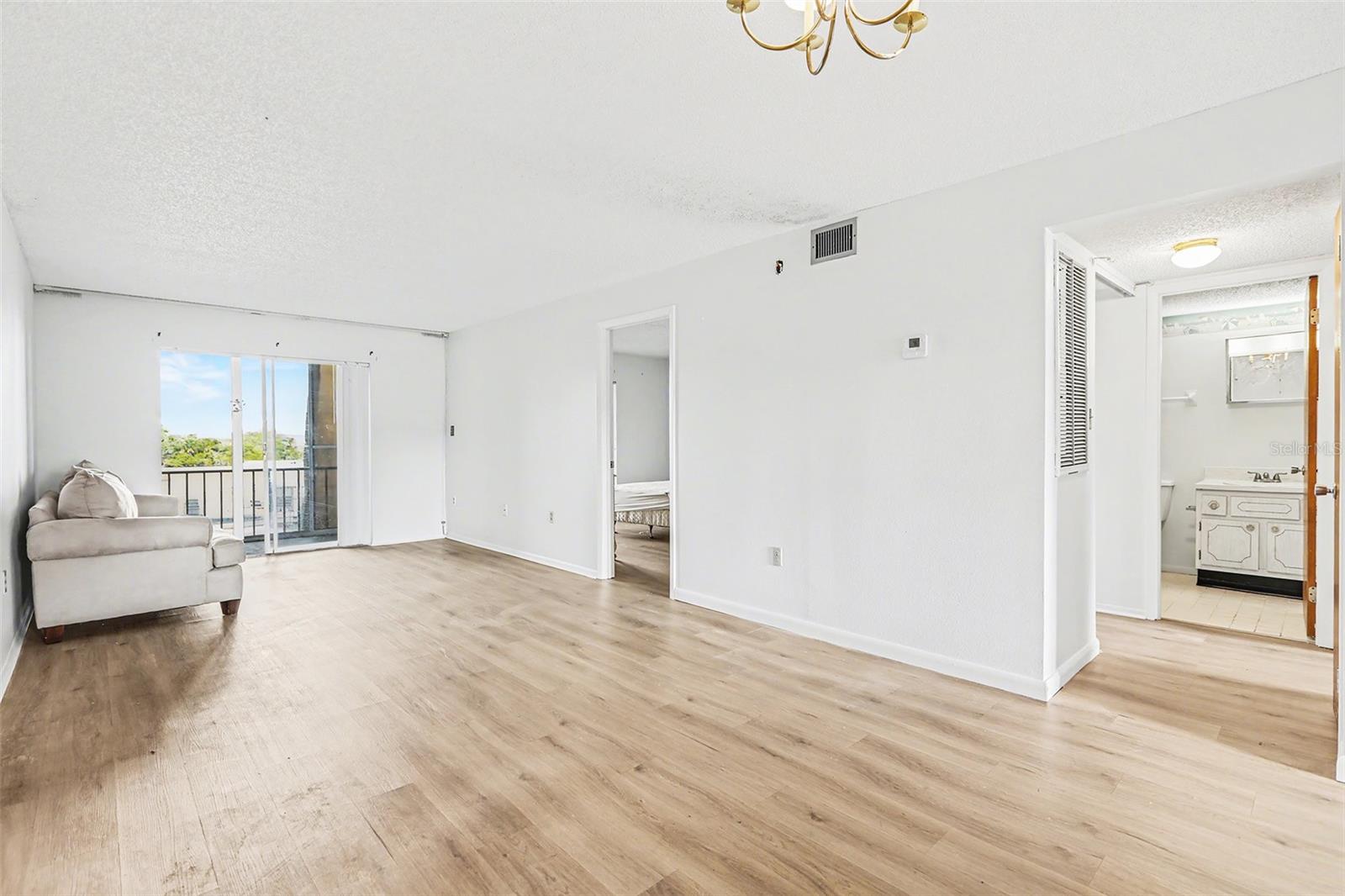 BAYSHORE ON THE LAKE - Residential