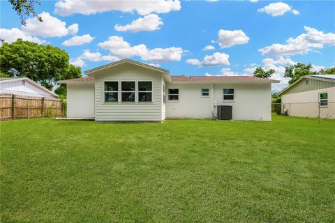 A home in VALRICO