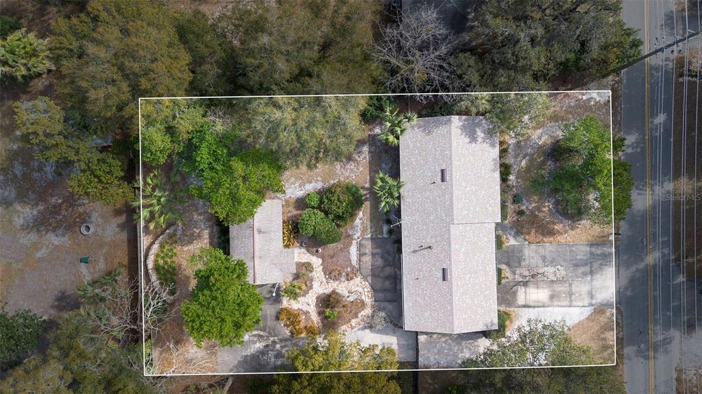 Photo of 819 W Wisconsin Avenue, Deland, FL 32720 (MLS # V4947054)