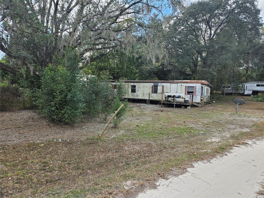 Photo of 15950 NE 4th Place, Williston, FL 32696 (MLS # OM716664)
