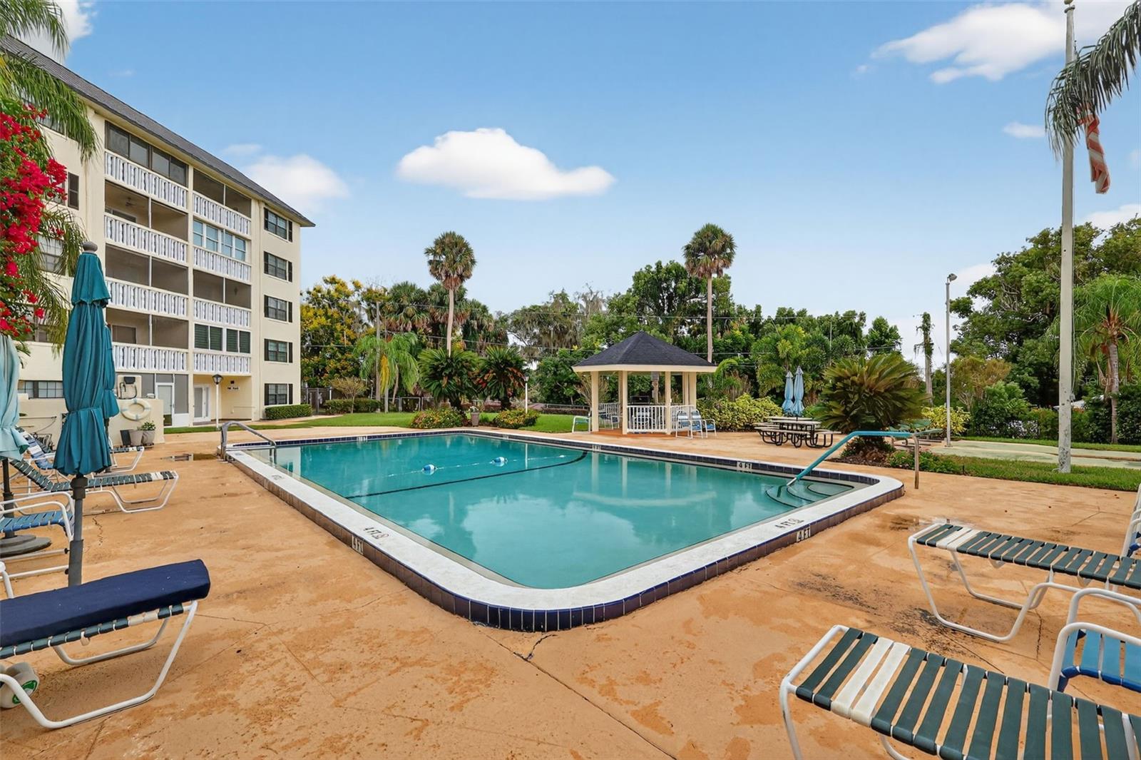 MOUNT DORA SOUTHERN OAKS CONDO - Residential