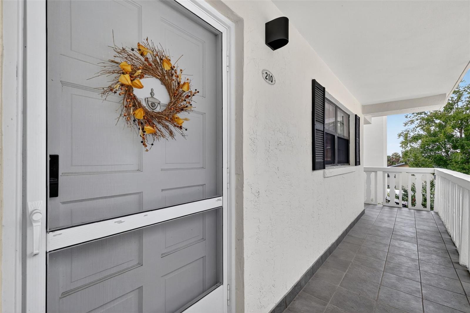 MOUNT DORA SOUTHERN OAKS CONDO - Residential