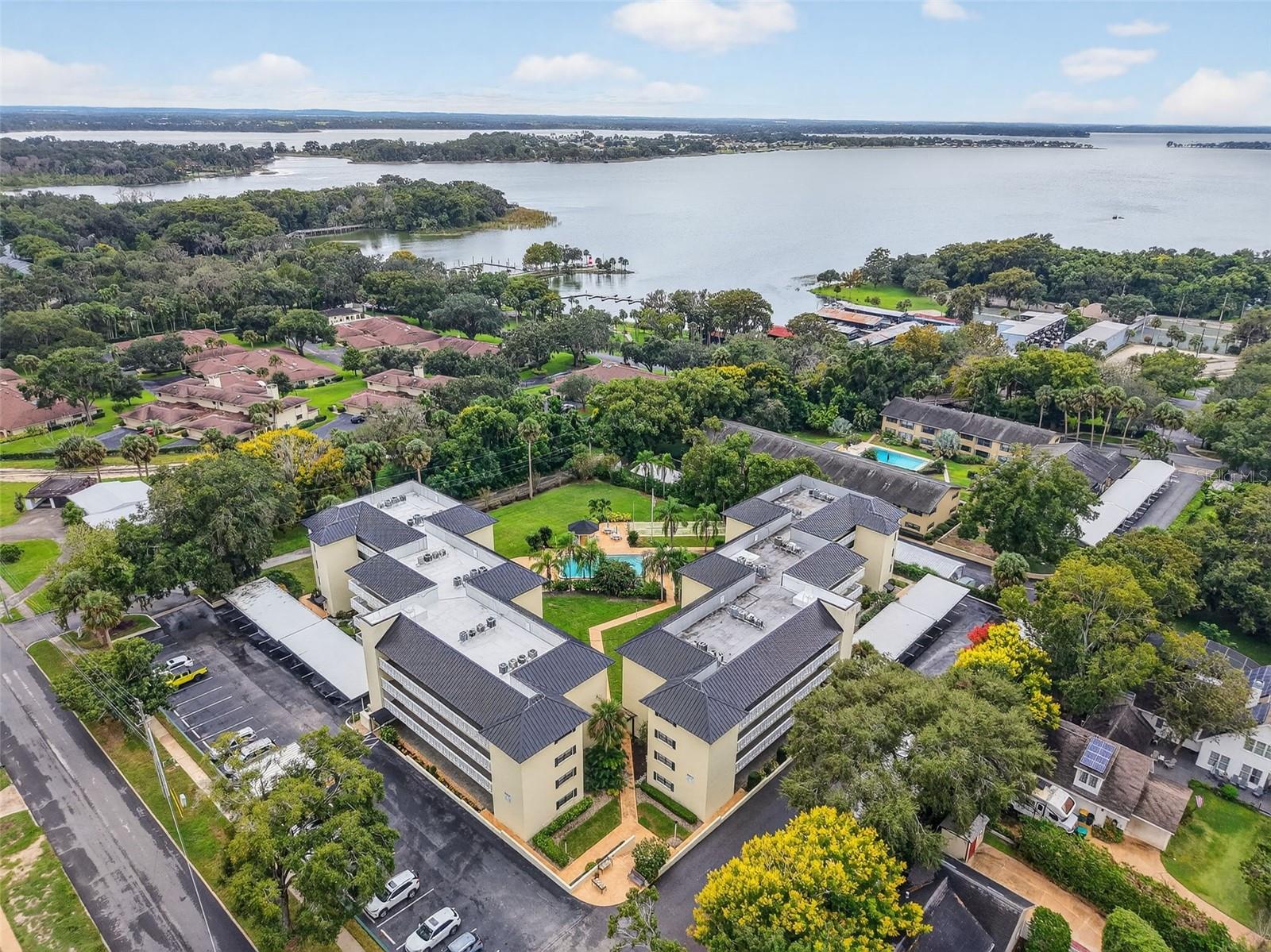 MOUNT DORA SOUTHERN OAKS CONDO - Residential