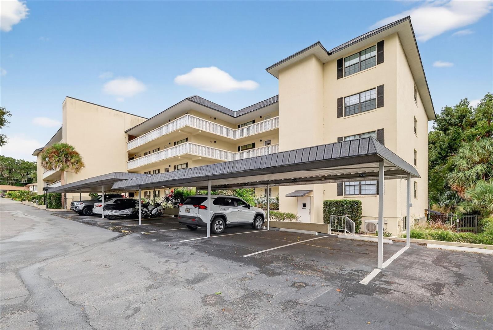 MOUNT DORA SOUTHERN OAKS CONDO - Residential