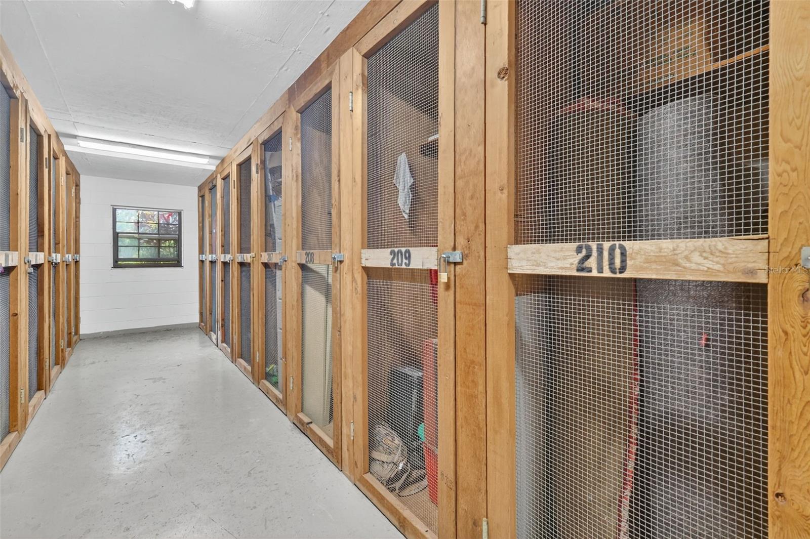 MOUNT DORA SOUTHERN OAKS CONDO - Residential