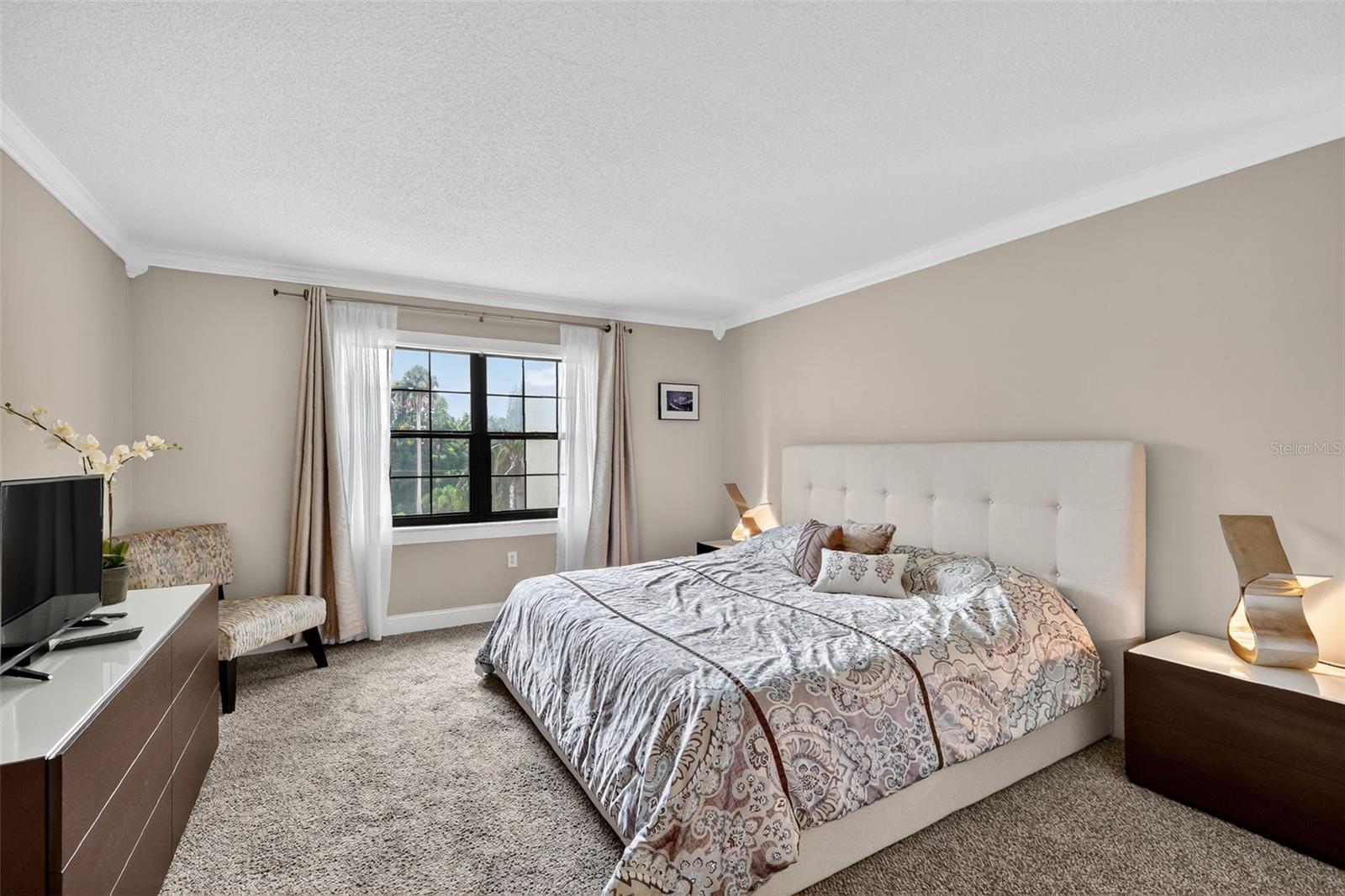 101 N GRANDVIEW STREET 210
