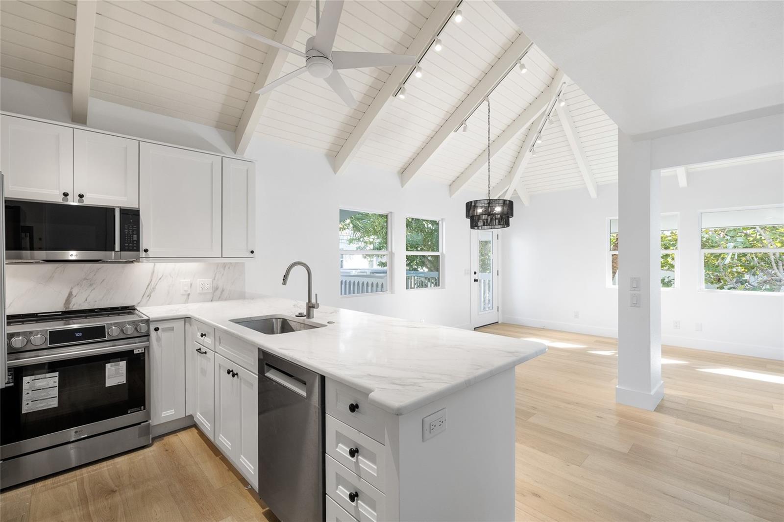 VILLAGE BOCA GRANDE CLUB - Residential