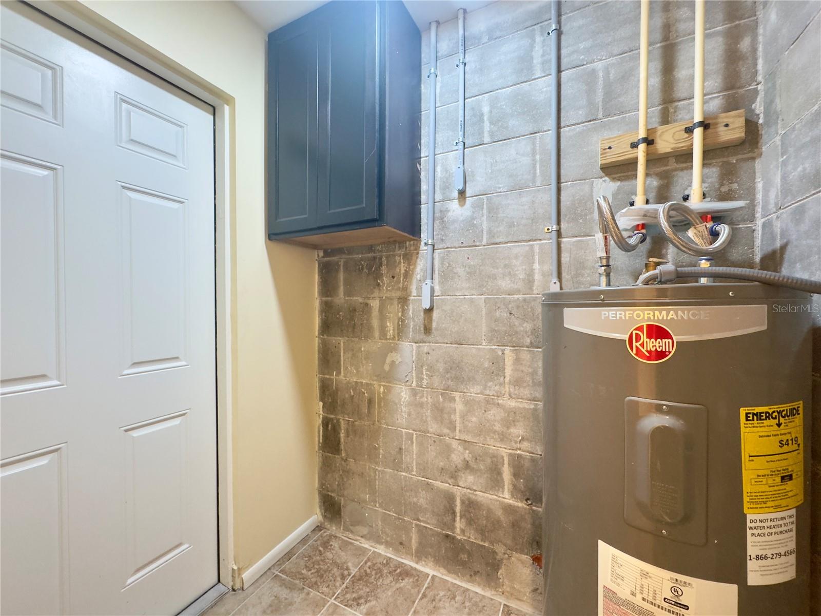 ACREAGE & UNREC - Residential Lease