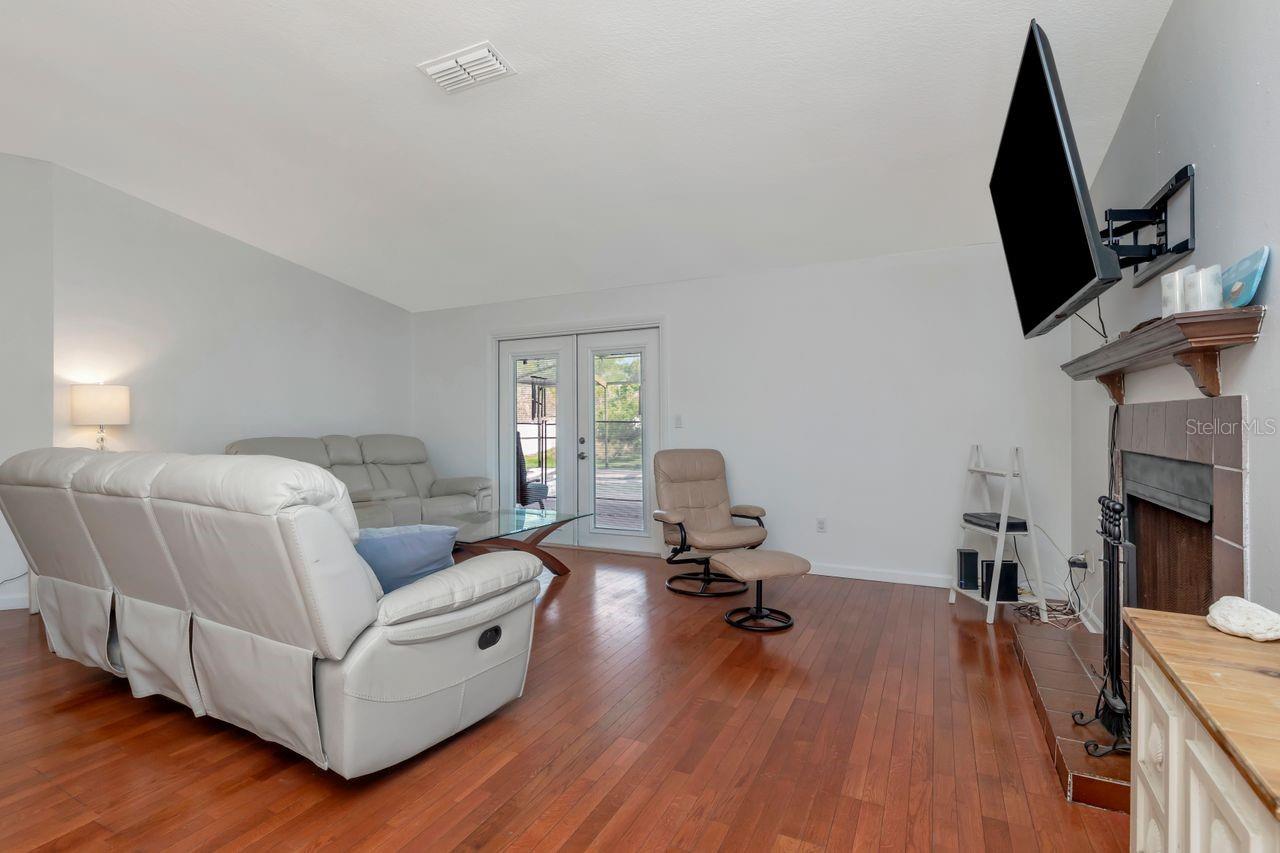 MANORS OF FOREST LAKES THE - Residential