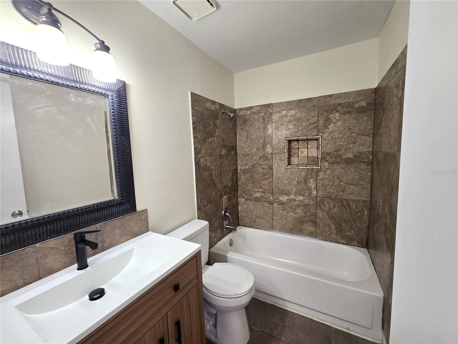 KENTWOOD PARK - Residential