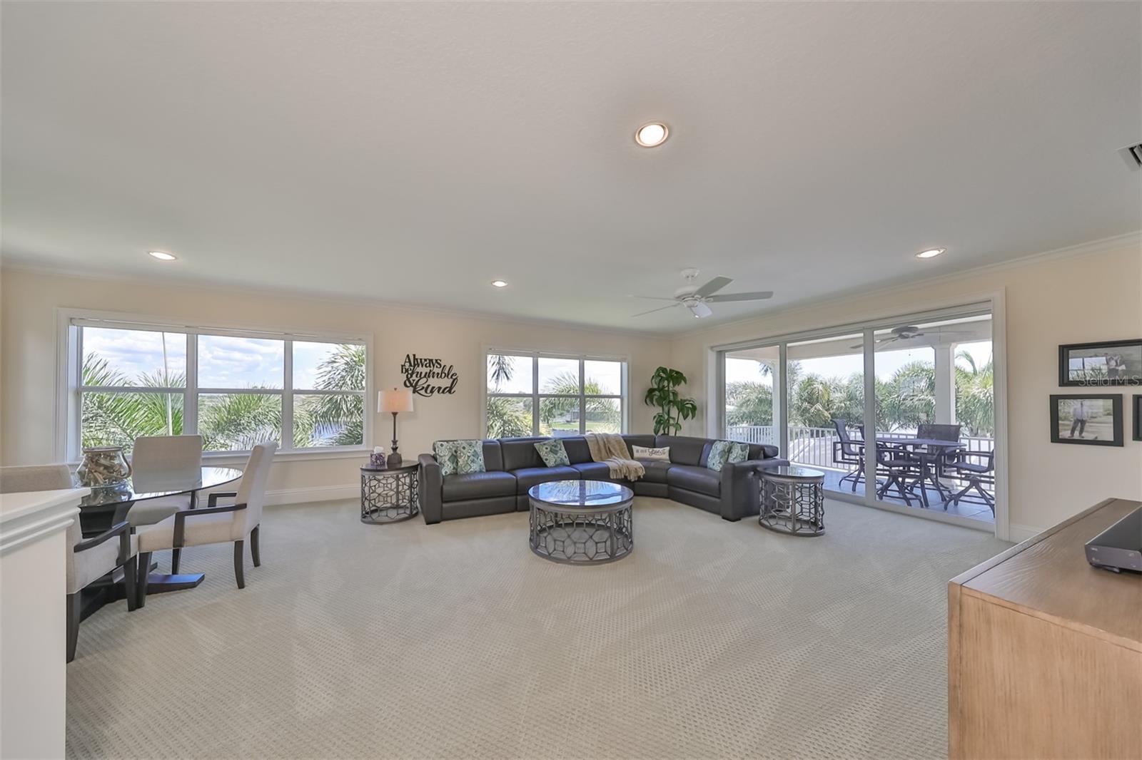 MIRABAY PH 2A-4 - Residential