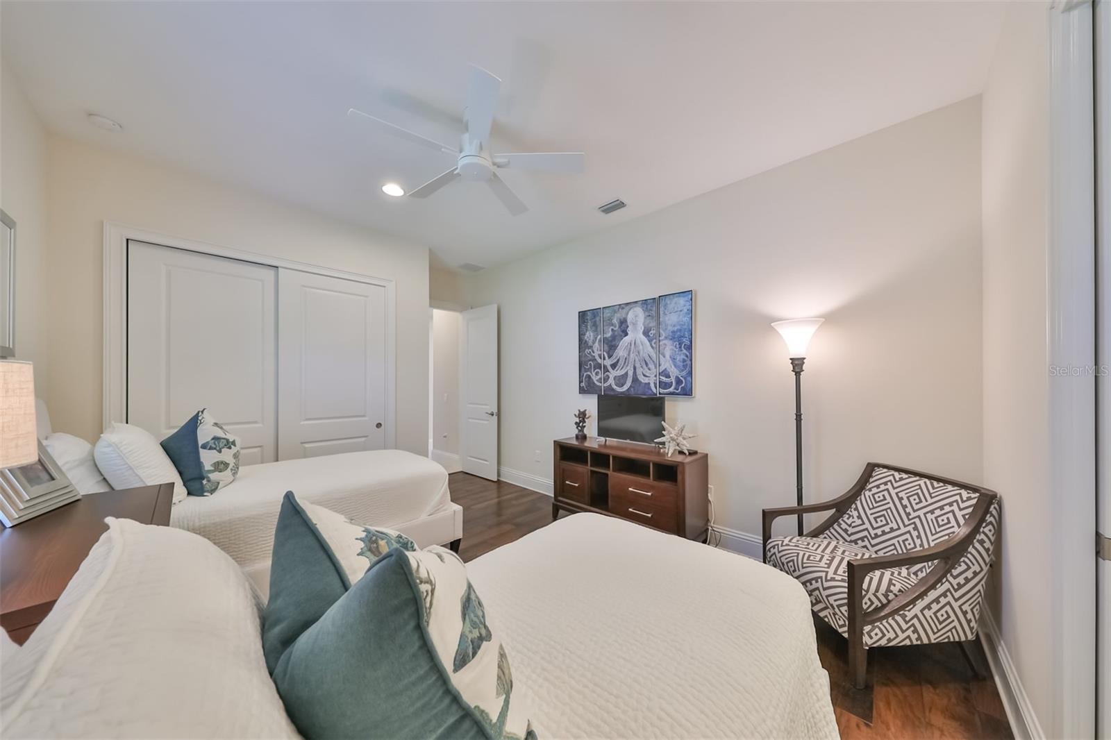 MIRABAY PH 2A-4 - Residential