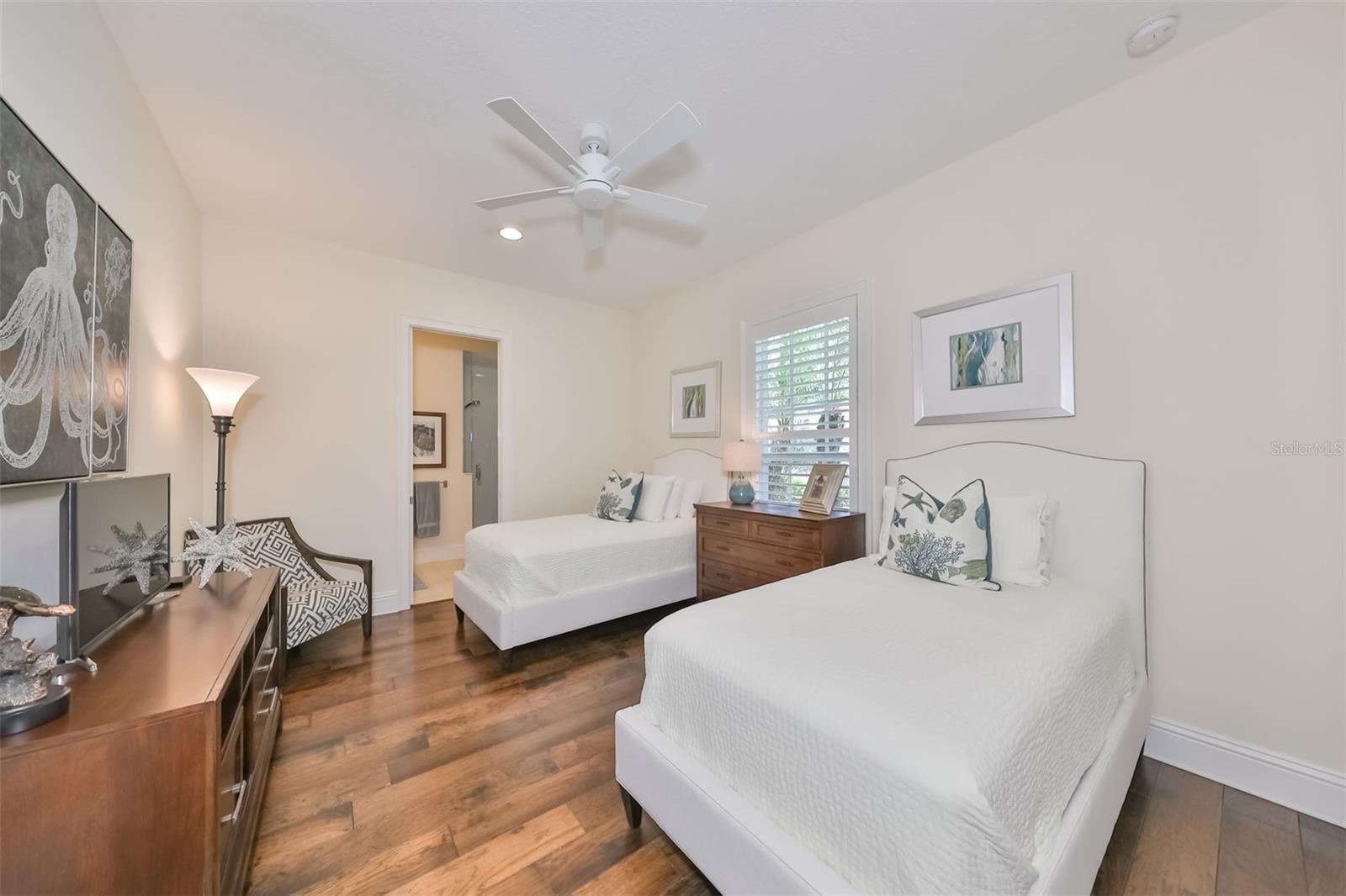 MIRABAY PH 2A-4 - Residential