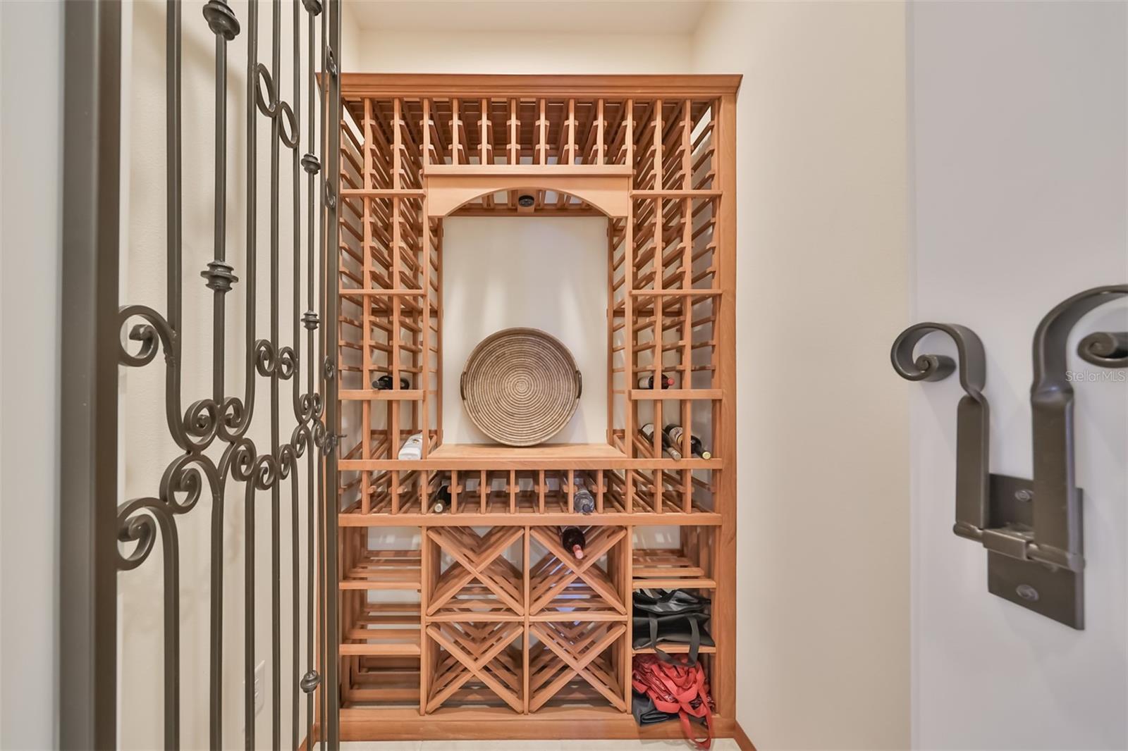 MIRABAY PH 2A-4 - Residential