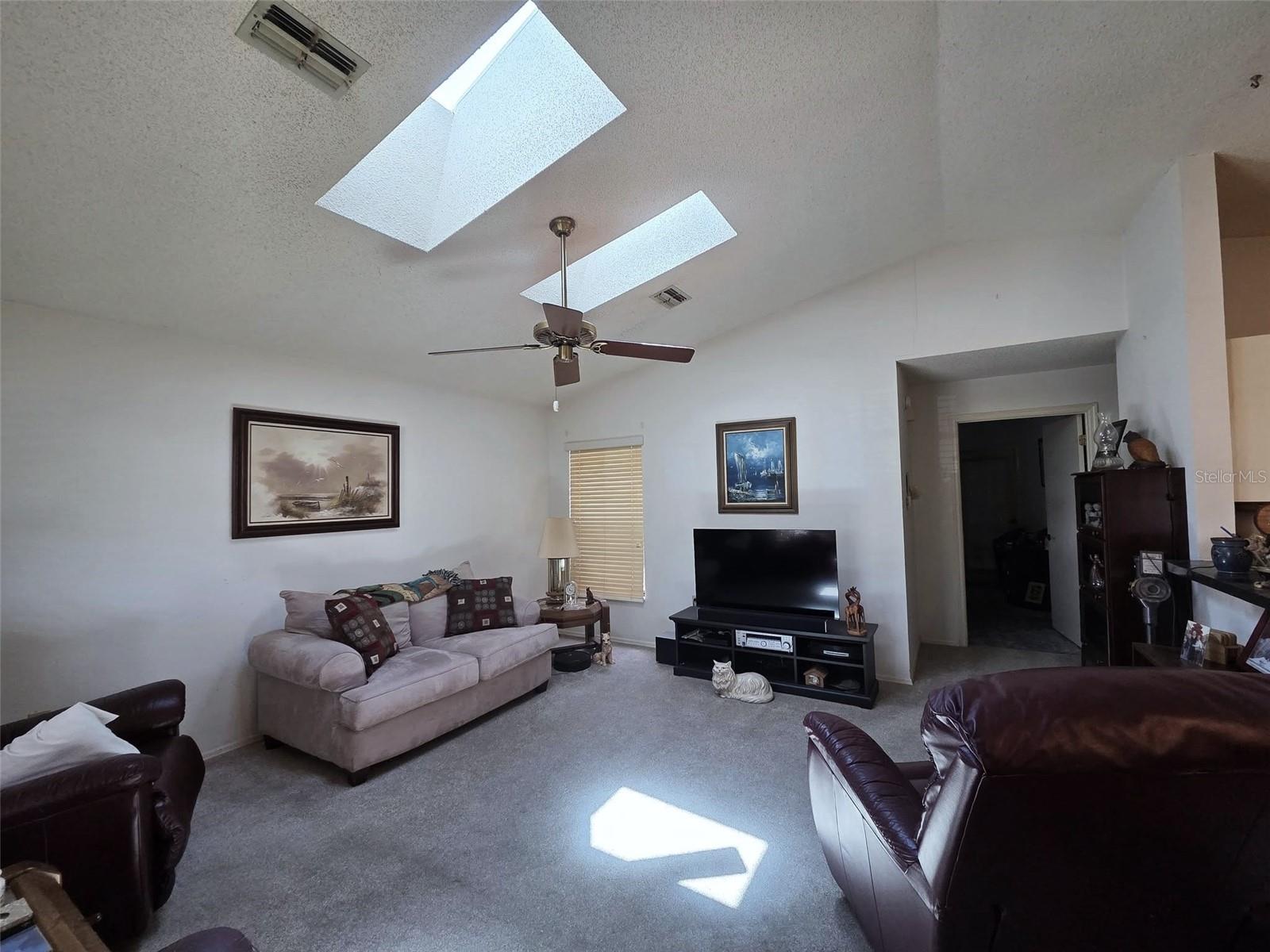 10918 FREEMONT DRIVE