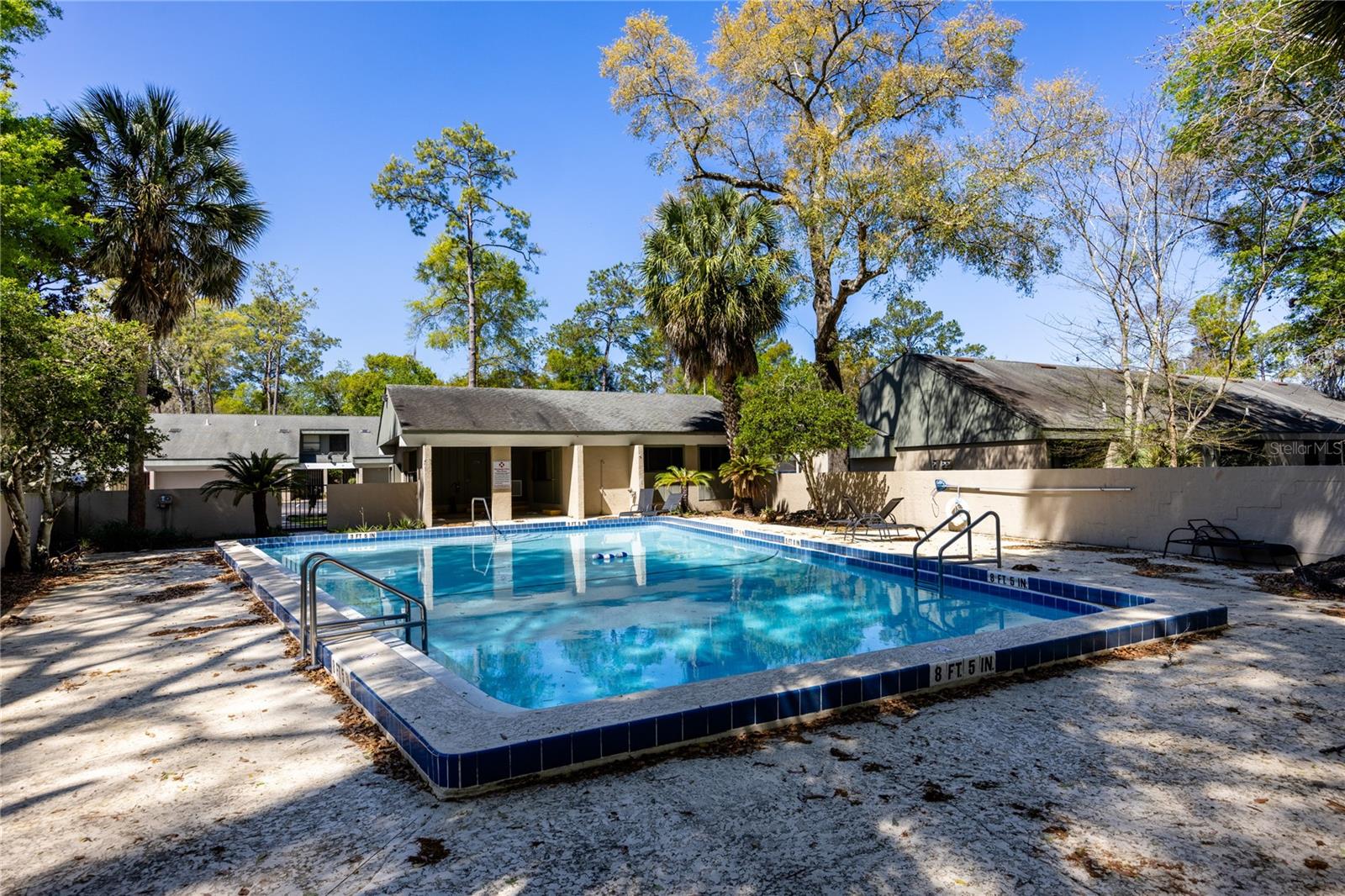 WOODSIDE VILLAS - Residential