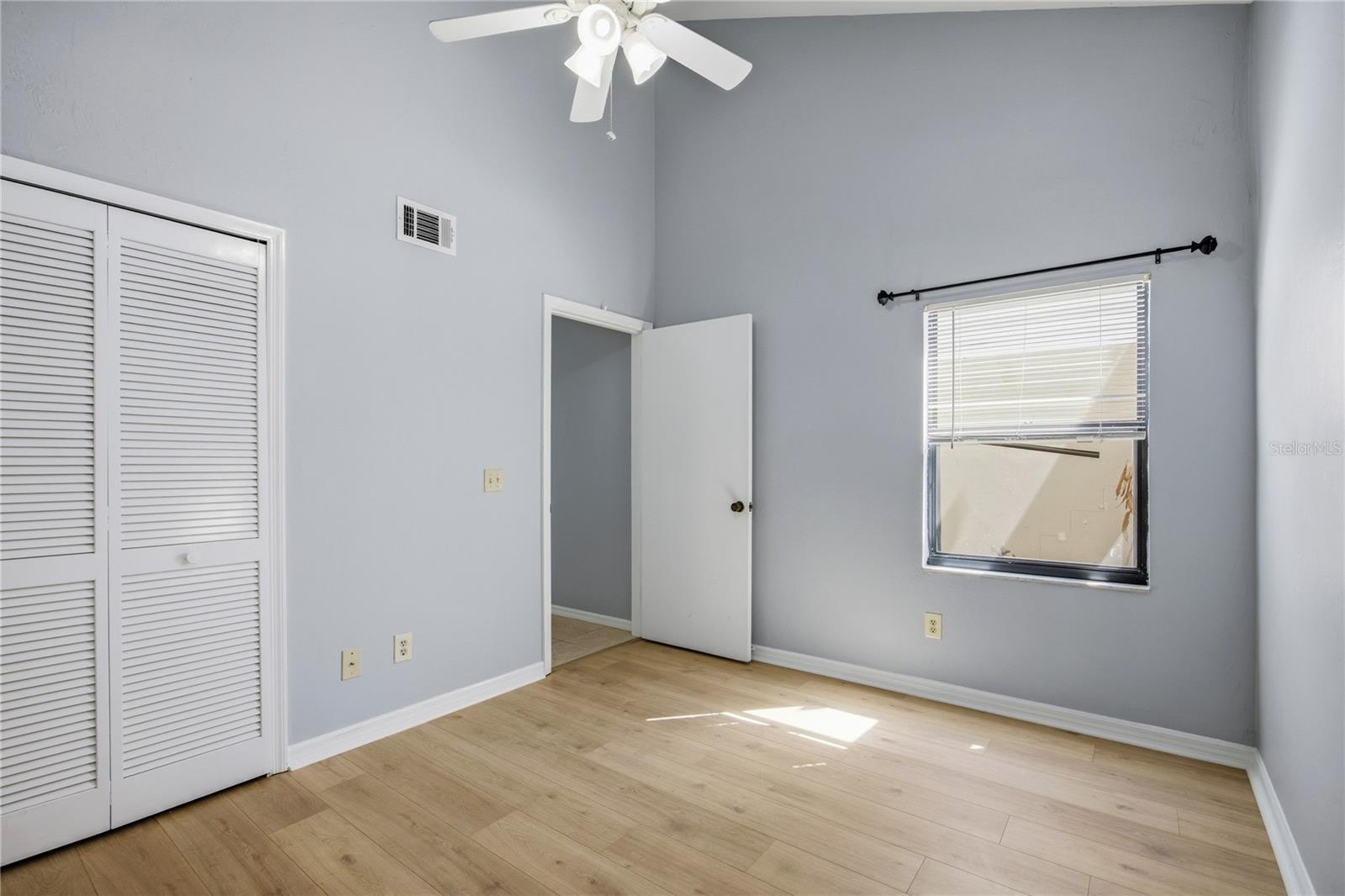 WOODSIDE VILLAS - Residential