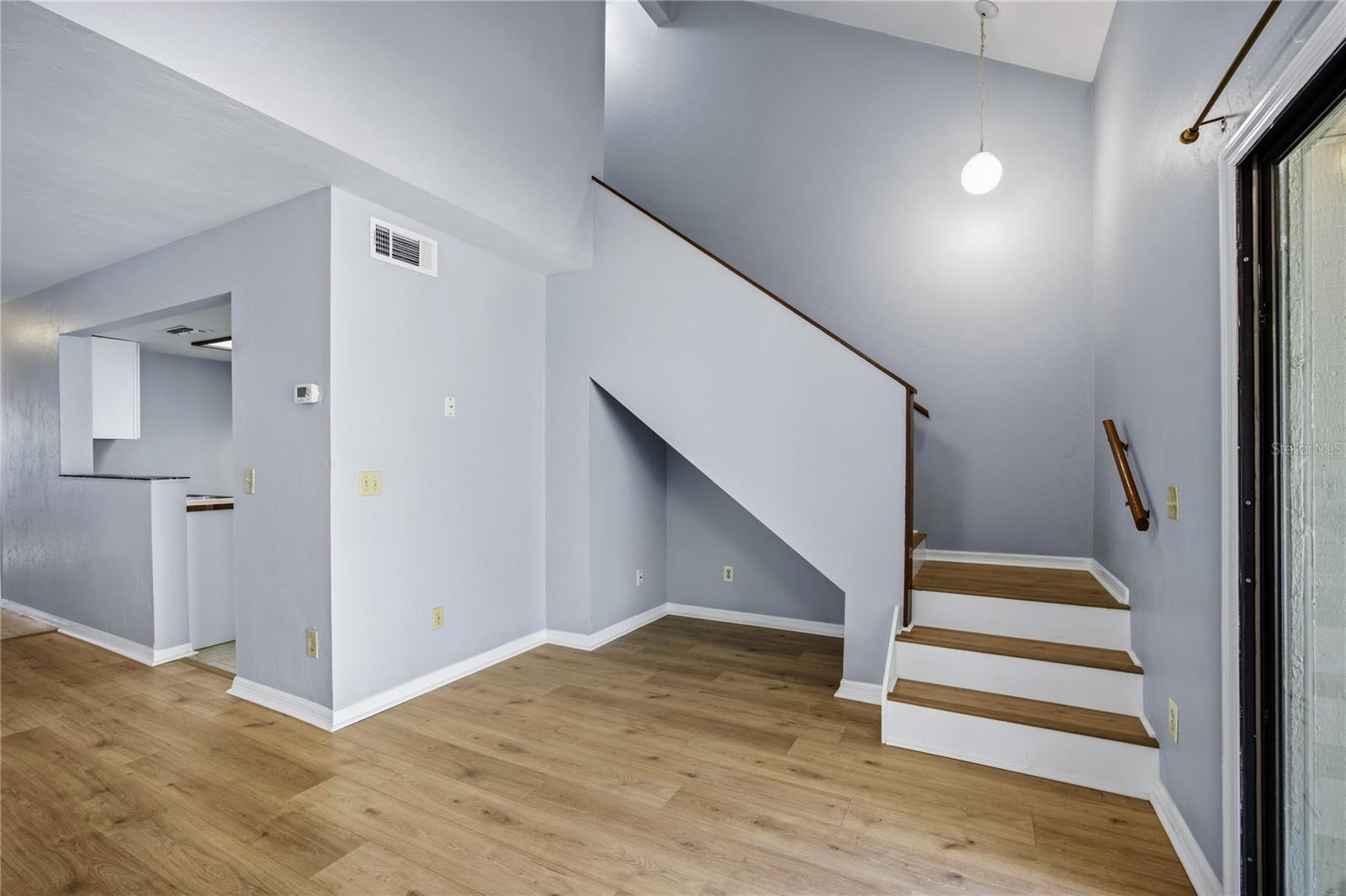 WOODSIDE VILLAS - Residential