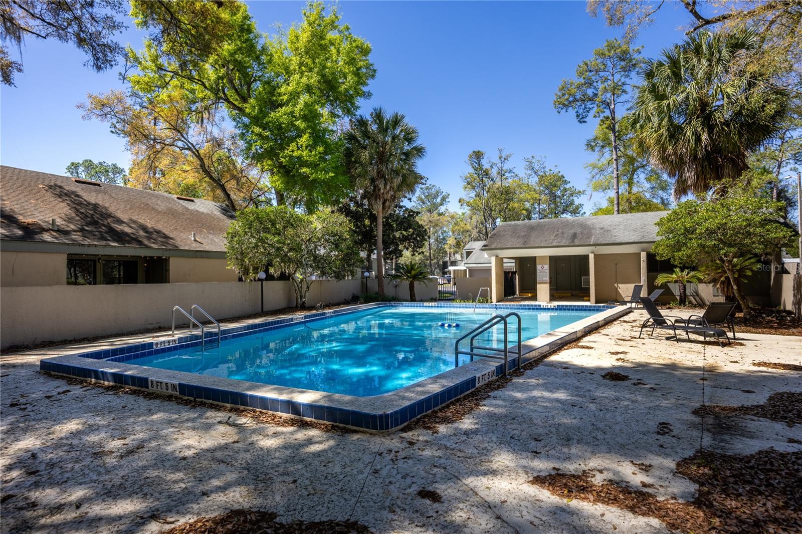 WOODSIDE VILLAS - Residential