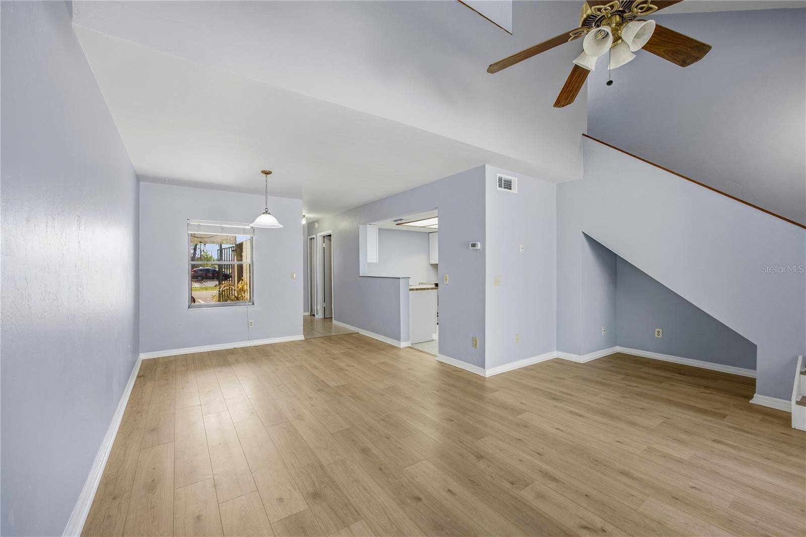 WOODSIDE VILLAS - Residential