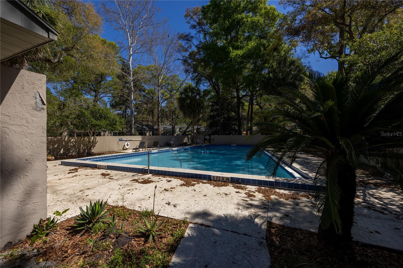 WOODSIDE VILLAS - Residential