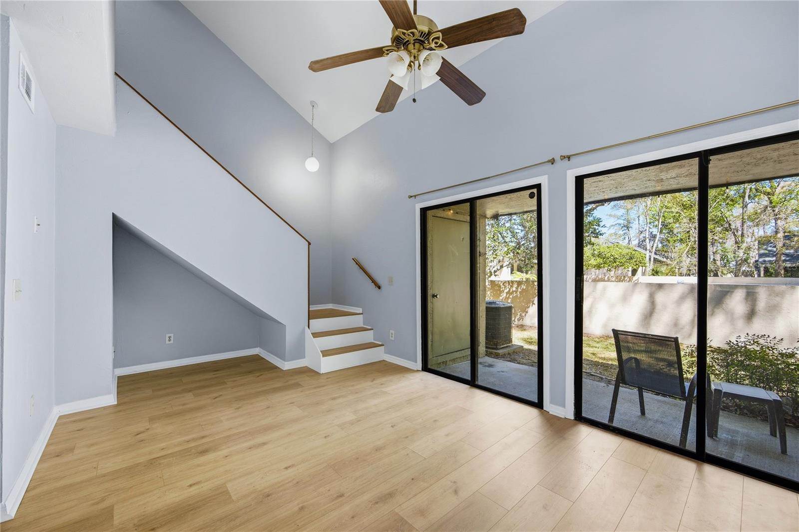 WOODSIDE VILLAS - Residential