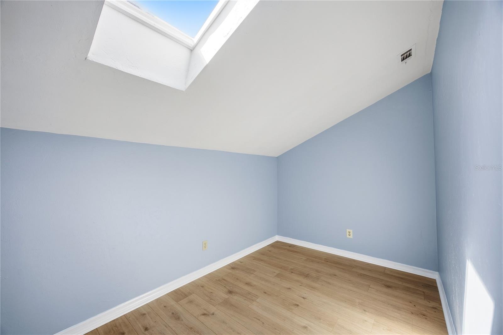 WOODSIDE VILLAS - Residential