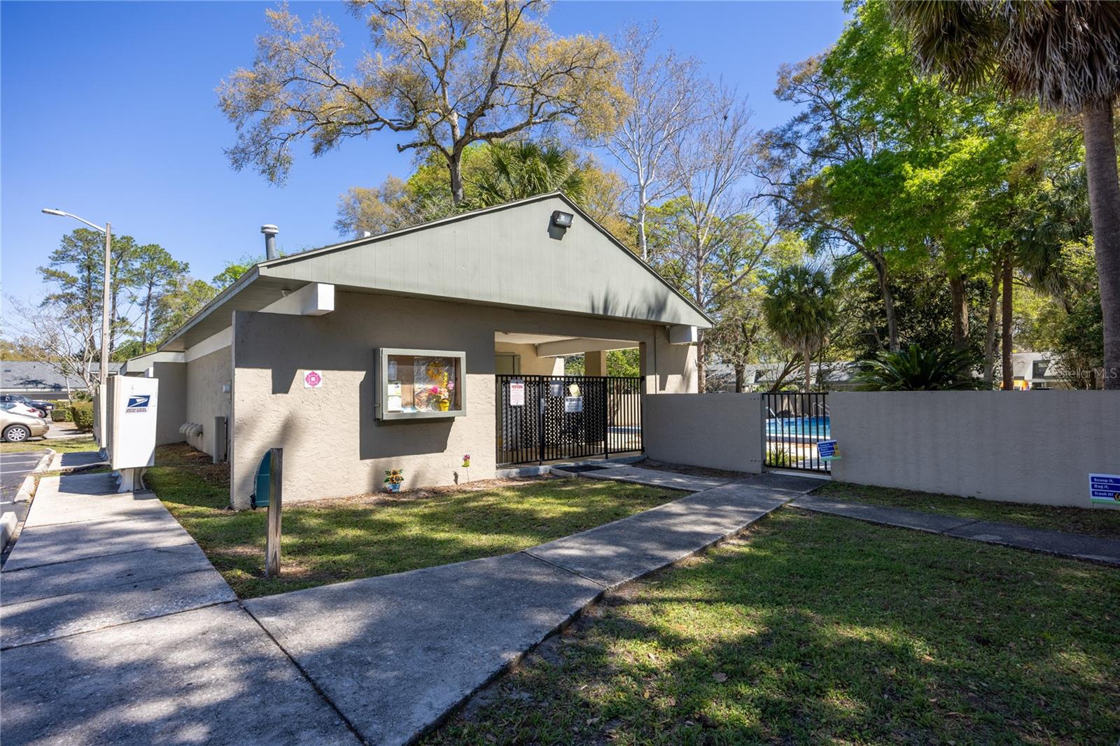 WOODSIDE VILLAS - Residential