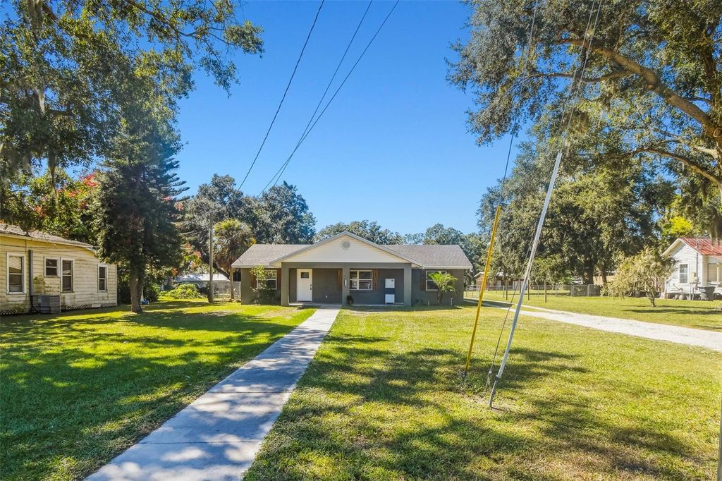 Photo of 5739 Old Highway 37, Lakeland, FL 33811 (MLS # L4956590)