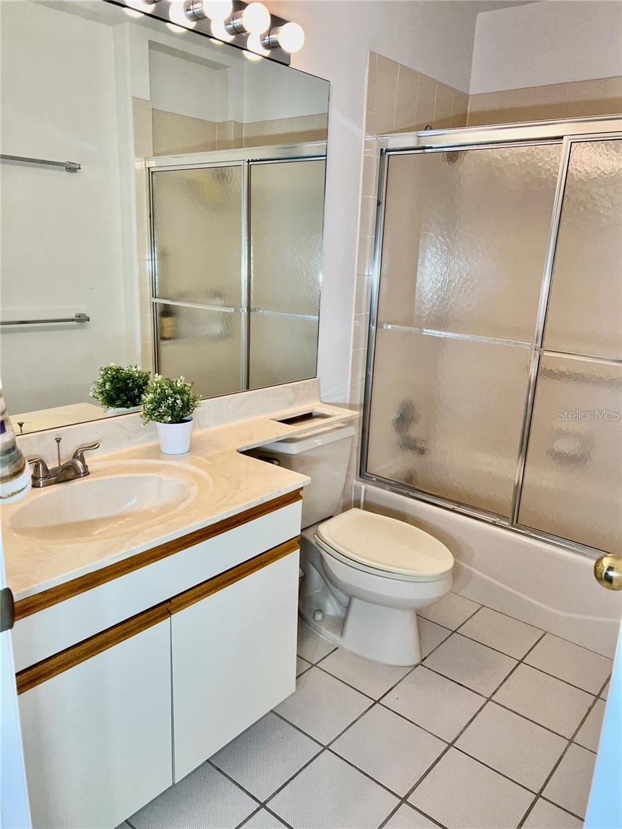 WOODLAKE VILLAS AT PALM-AIRE VI,VII&XI - Residential Lease