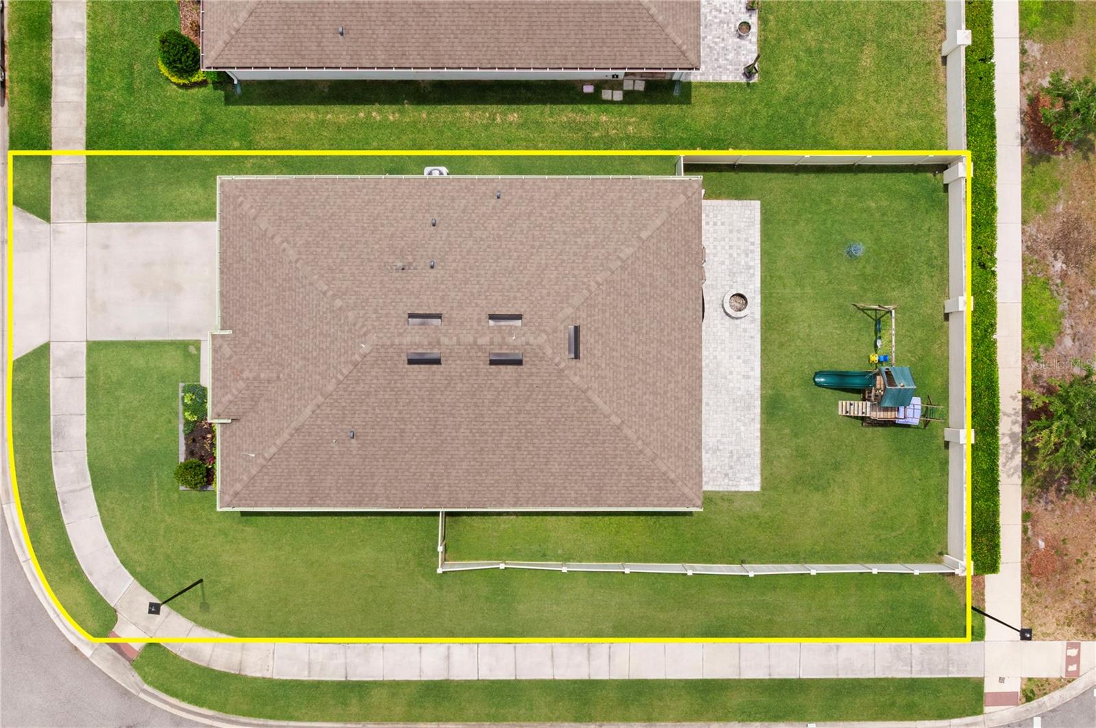 2000 WHITE PELICAN TERRACE