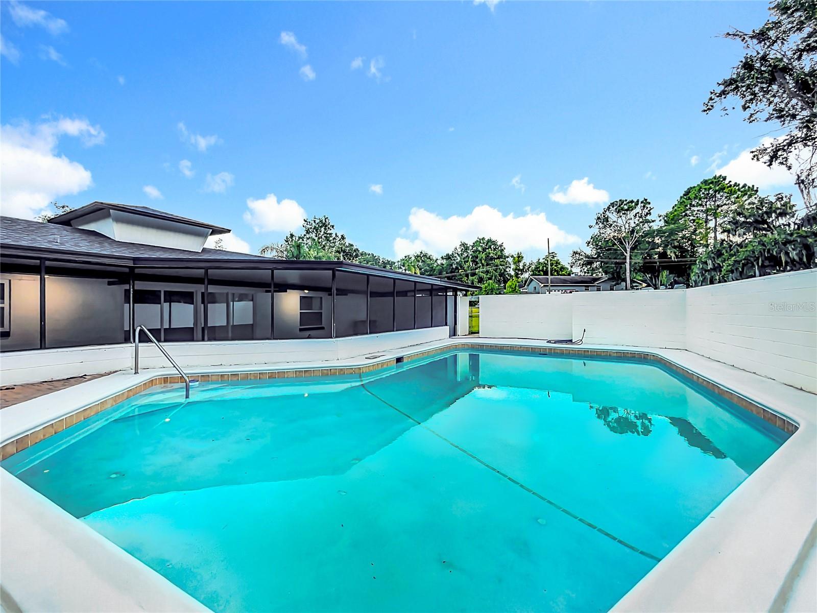 1014 OAK LANE