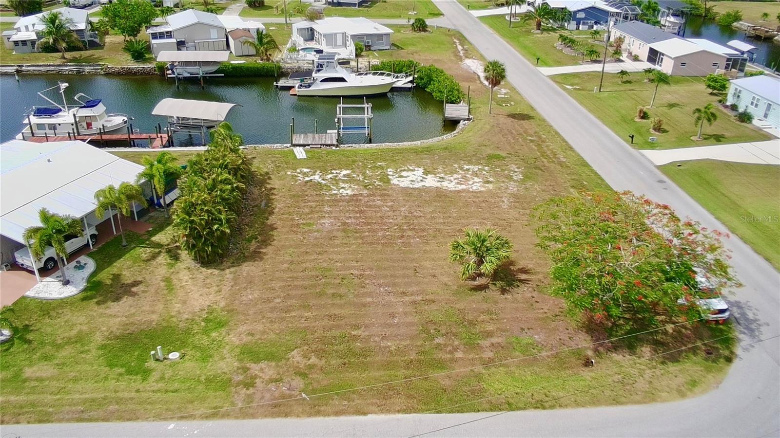 700 HOLLYHILL COURT