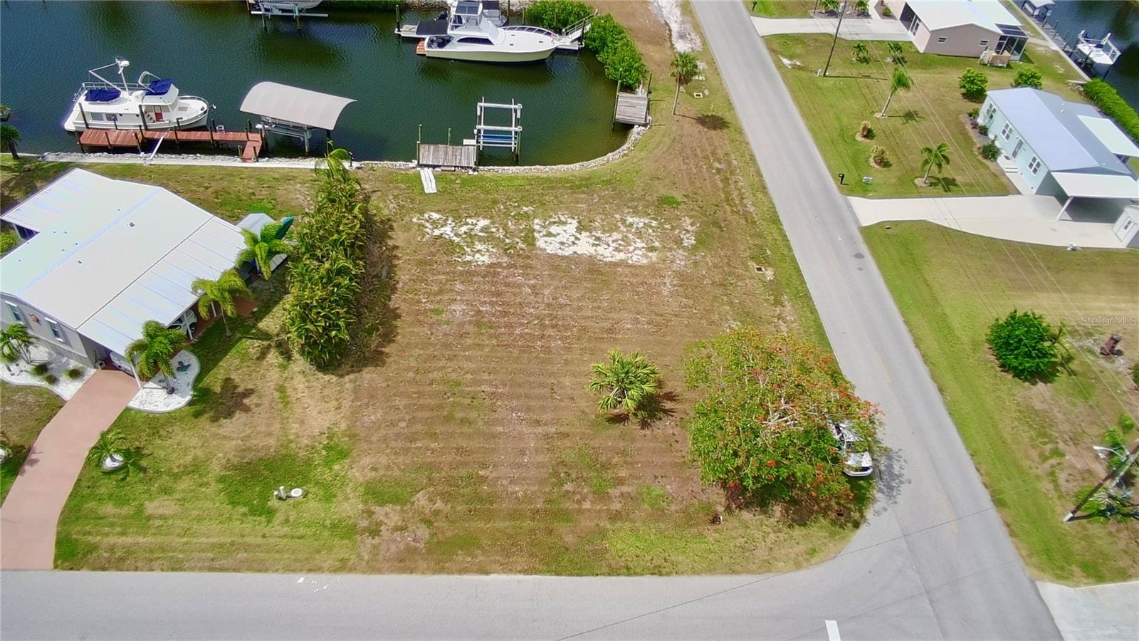 700 HOLLYHILL COURT