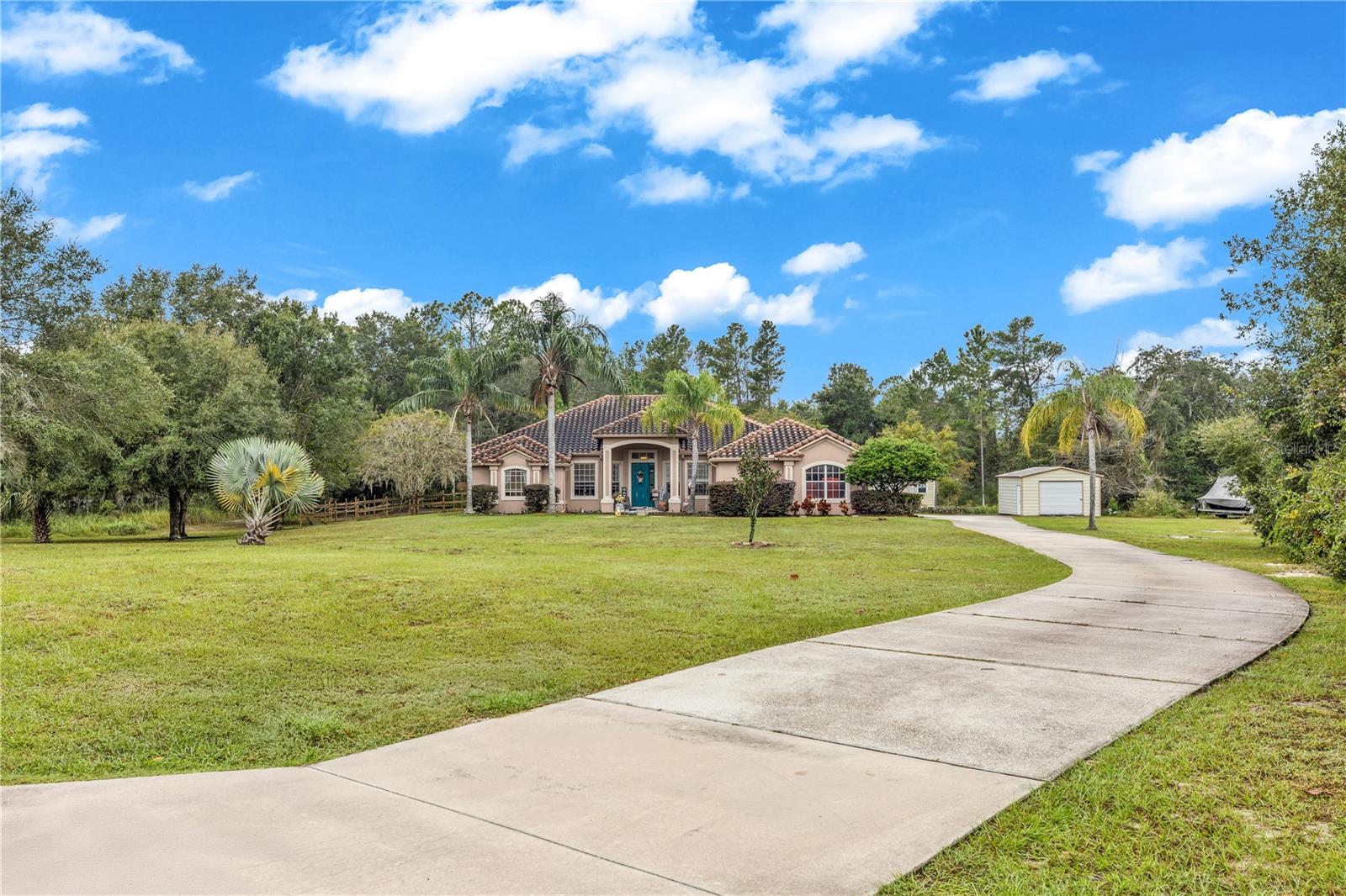 LAKE BUTLER SHORES - Residential