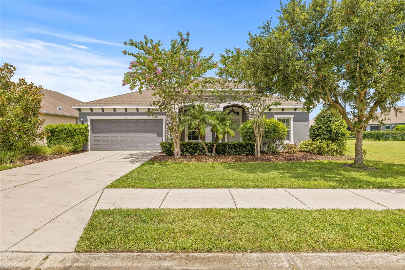 815 ROSEMARY CIRCLE