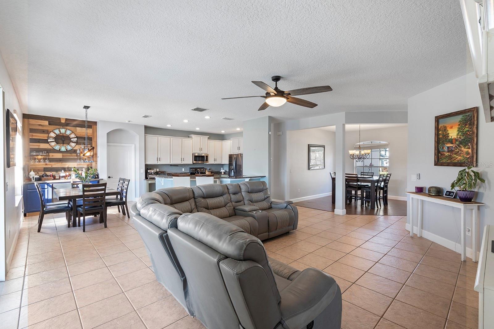 LAKE POINTE - Residential