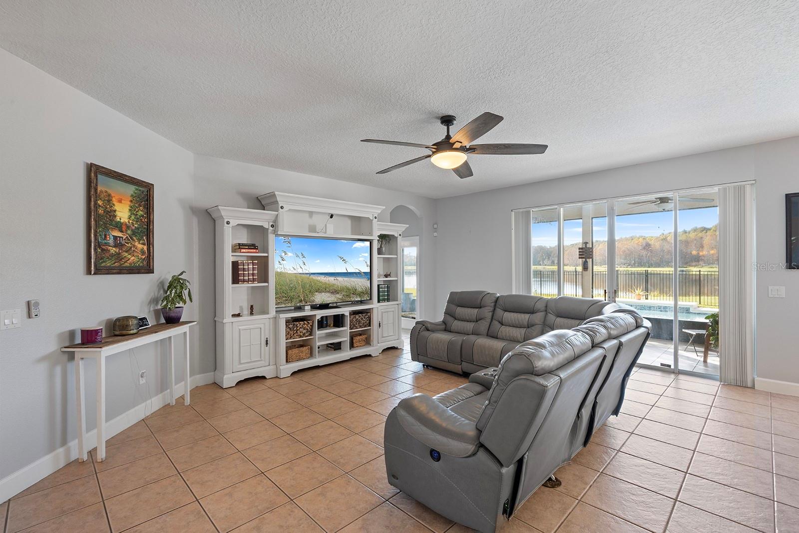 LAKE POINTE - Residential