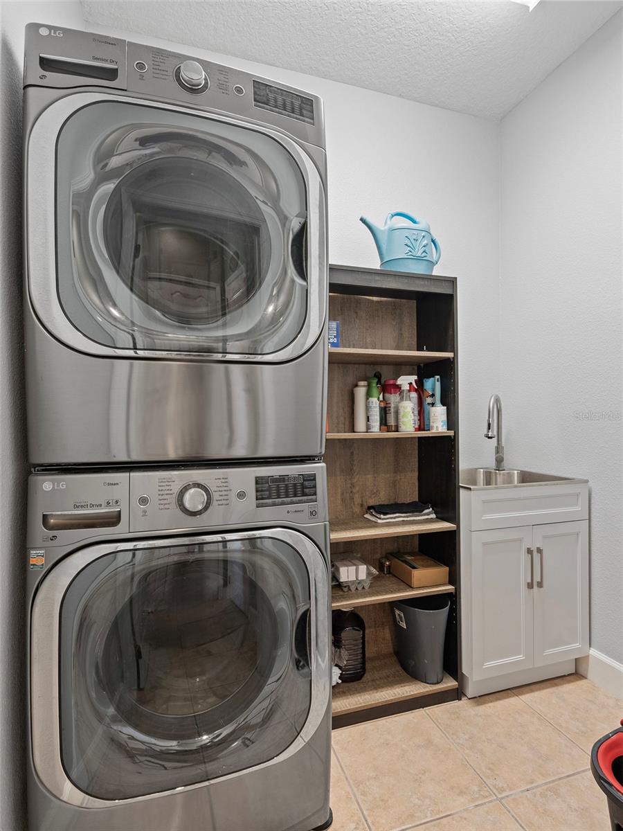 LAKE POINTE - Residential