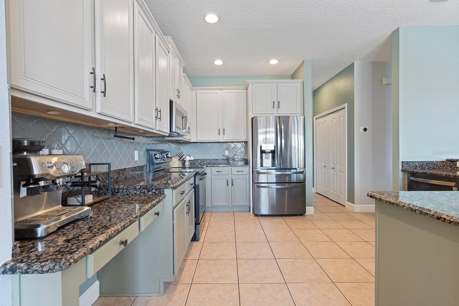 LAKE POINTE - Residential