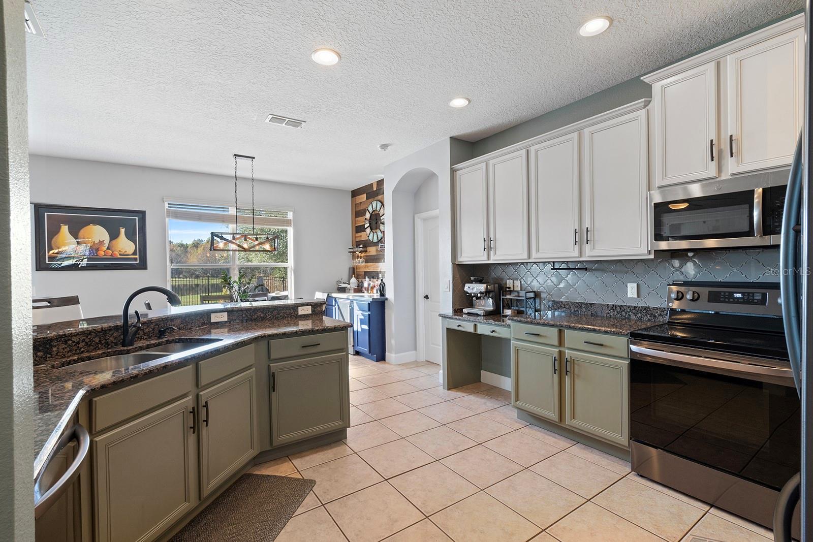 LAKE POINTE - Residential