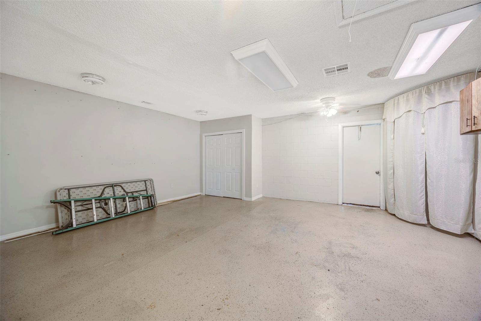 COUNTRY PLACE WEST UNIT II - Residential