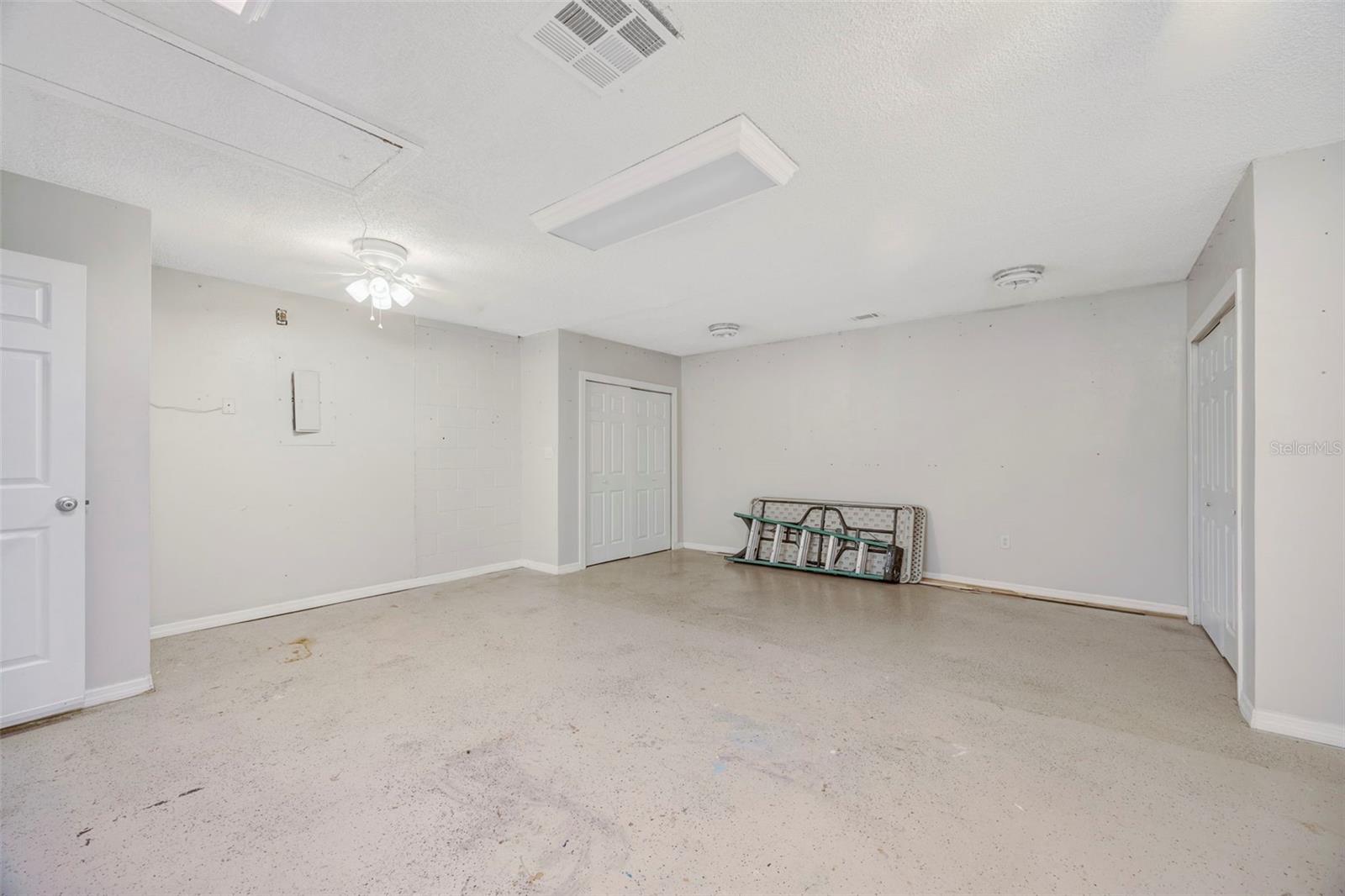 COUNTRY PLACE WEST UNIT II - Residential