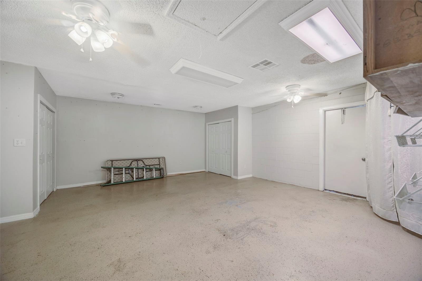 COUNTRY PLACE WEST UNIT II - Residential