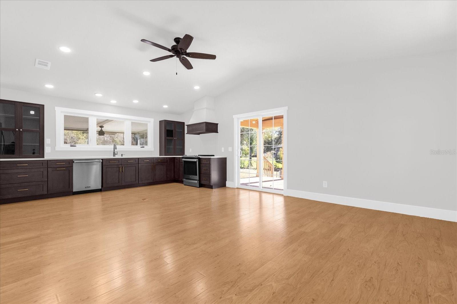 FOX RIDGE - Residential