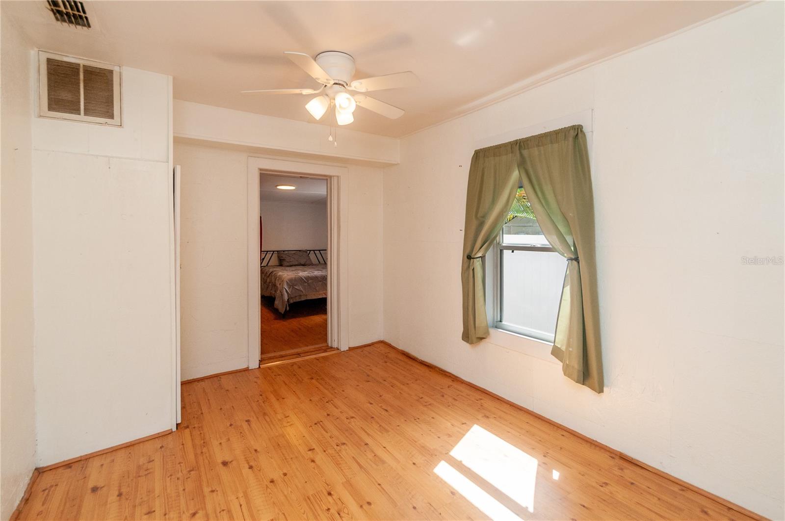 OAKLAND SUB 2 - Residential Lease